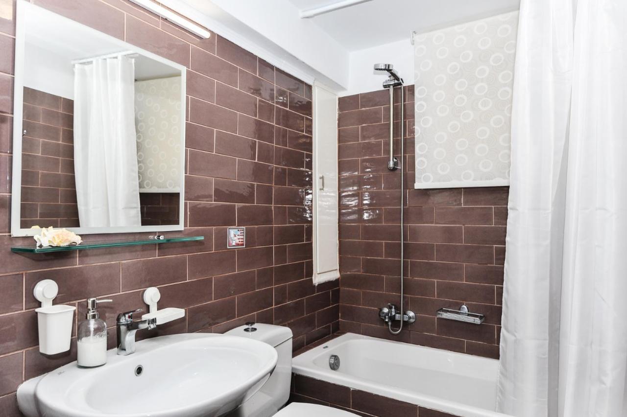 The Elegant. Spacious City Center Apartment. 이라클리온 외부 사진